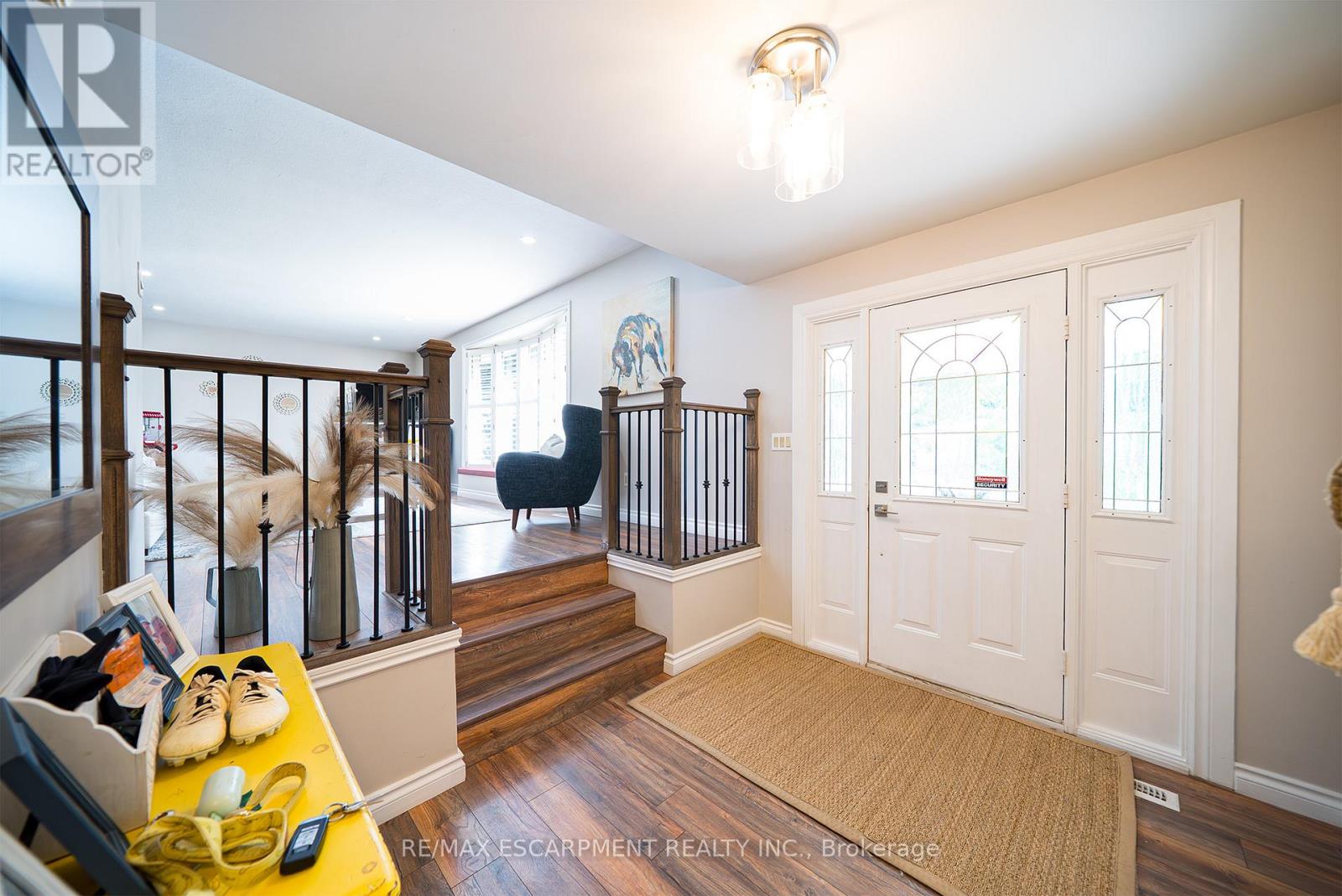 Photo 5 of 41 Westbrier Knoll, Brantford ON