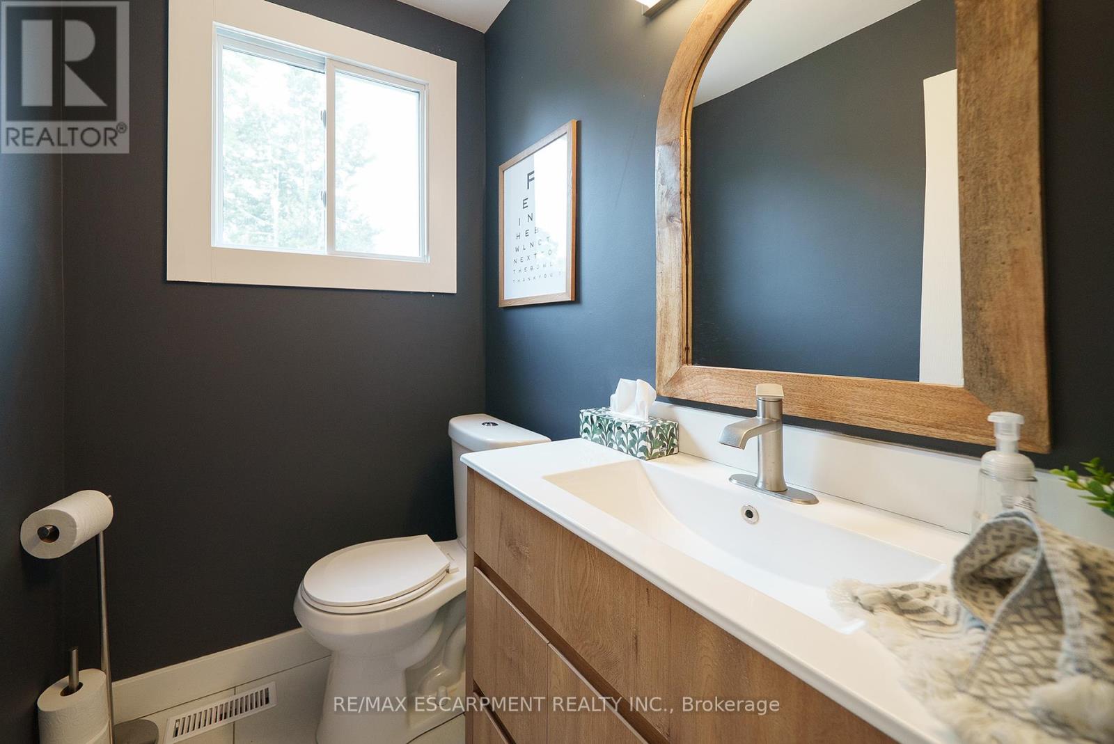 Photo 7 of 41 Westbrier Knoll, Brantford ON