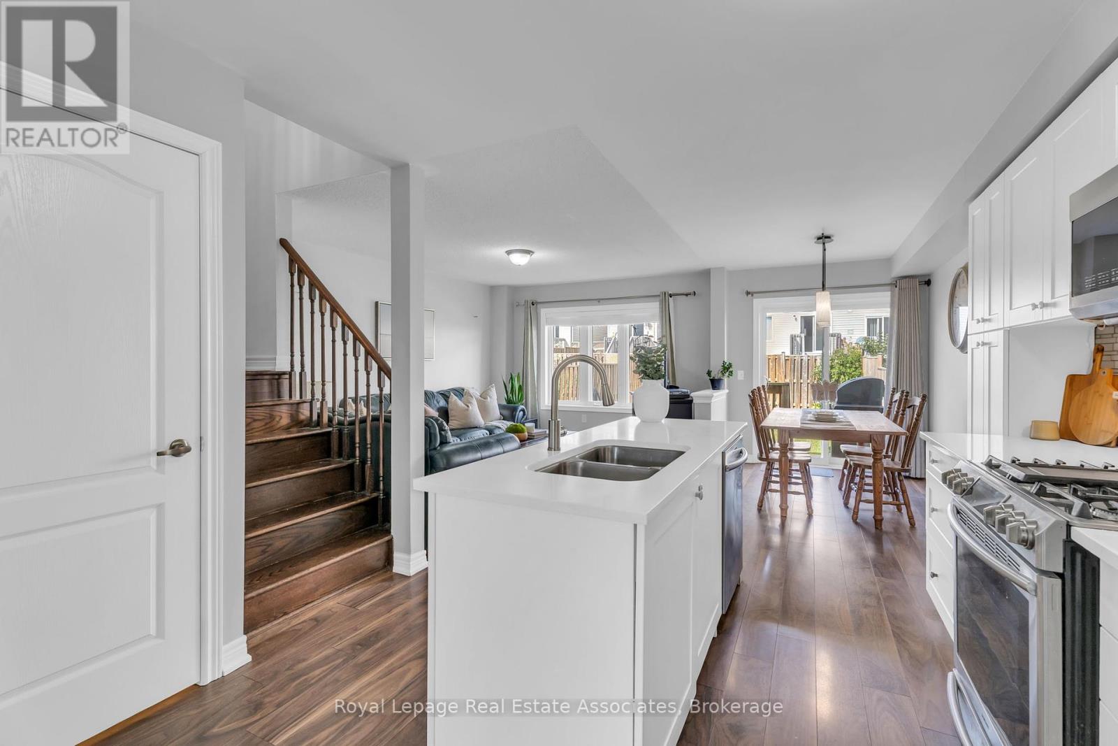Photo 13 of 822 Cook Crescent, Shelburne ON