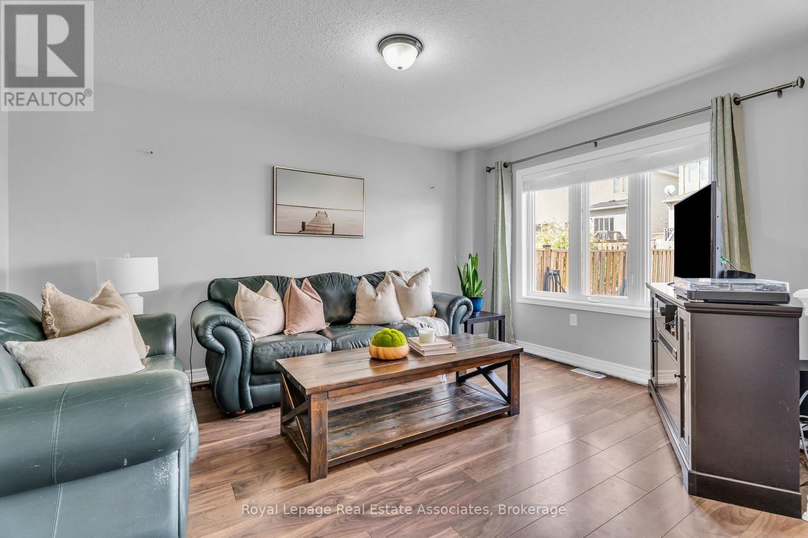 Photo 18 of 822 Cook Crescent, Shelburne ON