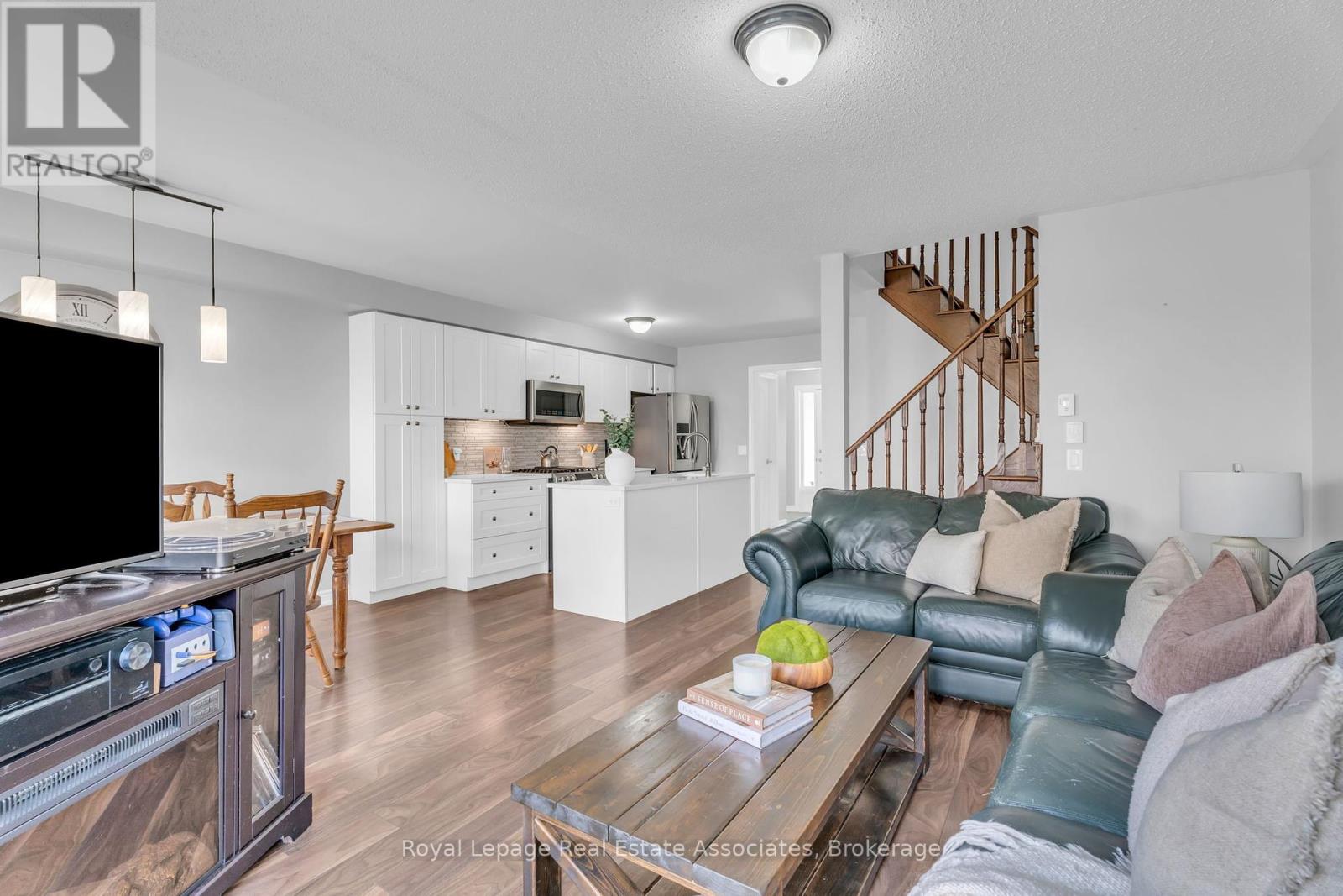 Photo 19 of 822 Cook Crescent, Shelburne ON