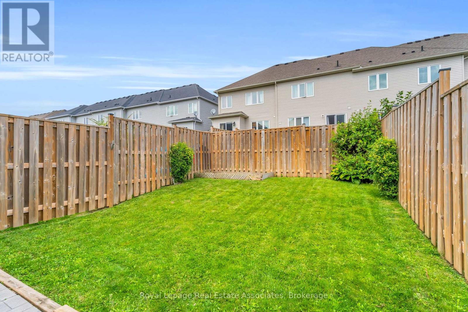 Photo 32 of 822 Cook Crescent, Shelburne ON