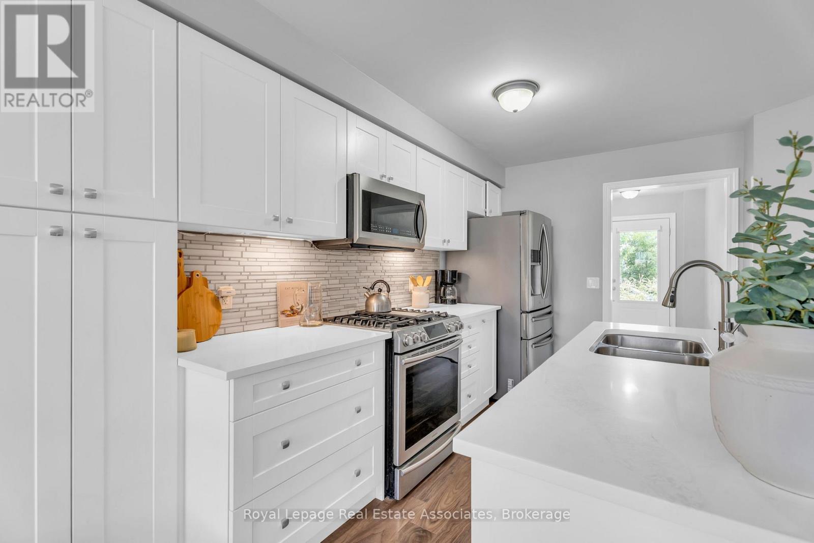 Photo 9 of 822 Cook Crescent, Shelburne ON