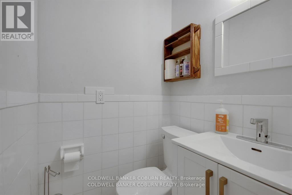 1696 MERWIN LANE - 19