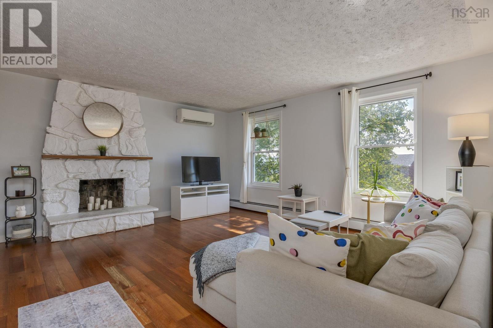 Photo 2 of 98 Collins Grove, Dartmouth NS