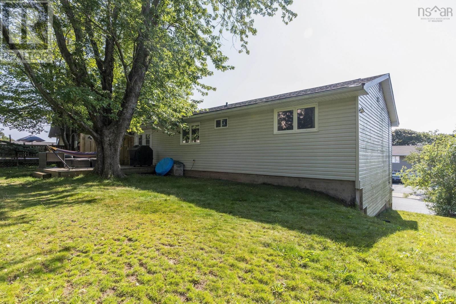 Photo 34 of 98 Collins Grove, Dartmouth NS
