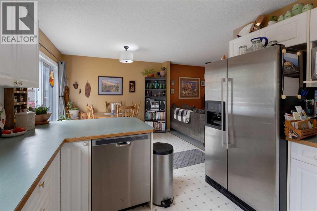 Photo 15 of 234 Quigley Drive, Cochrane AB