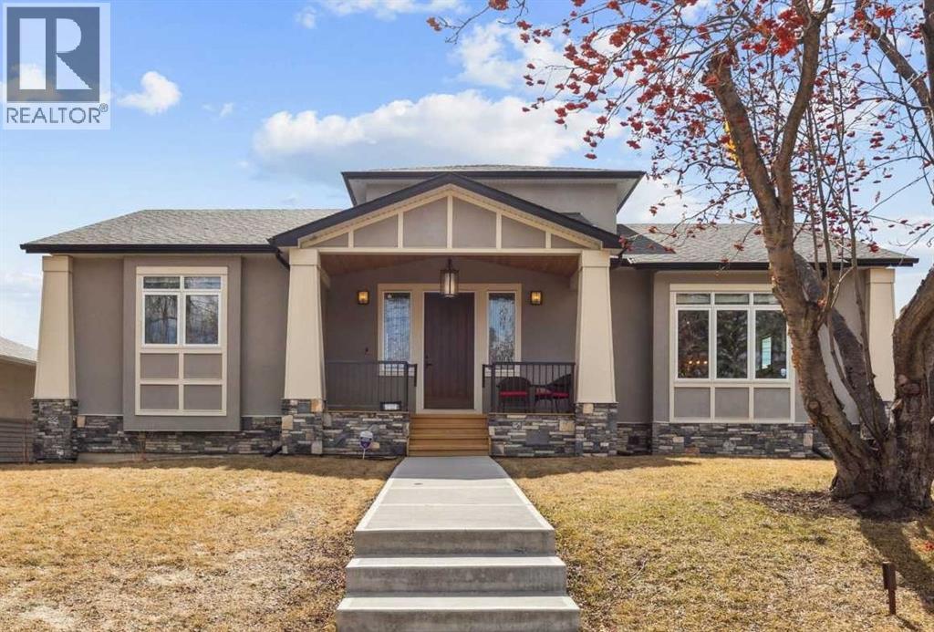Photo 1 of 10 Glenmount Crescent Sw, Calgary AB