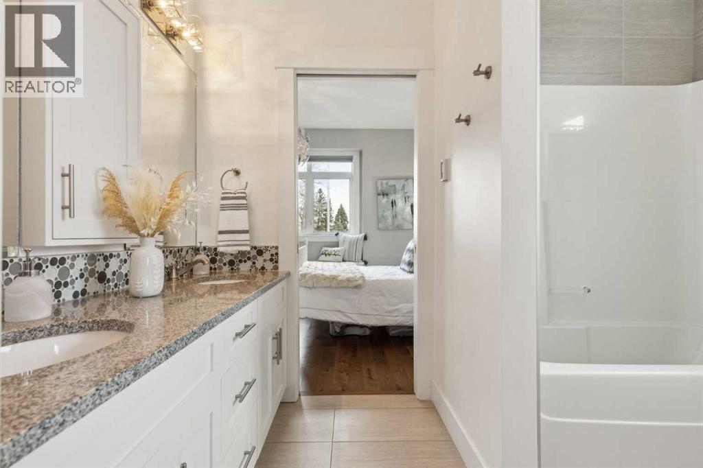 Photo 22 of 10 Glenmount Crescent Sw, Calgary AB