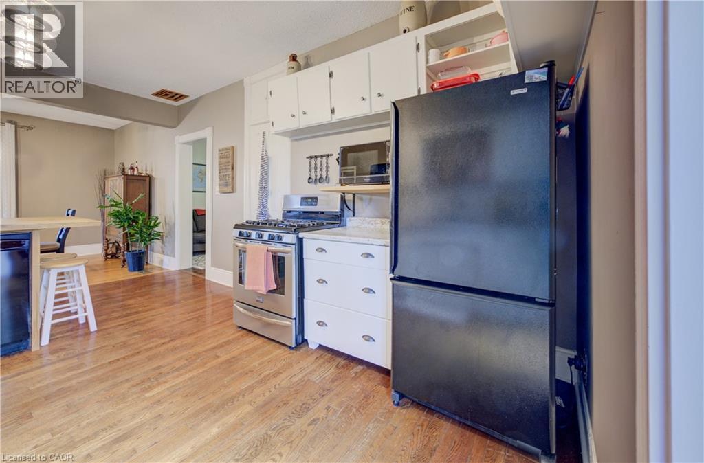 Photo 13 of 164 Queen Street E, Cambridge ON