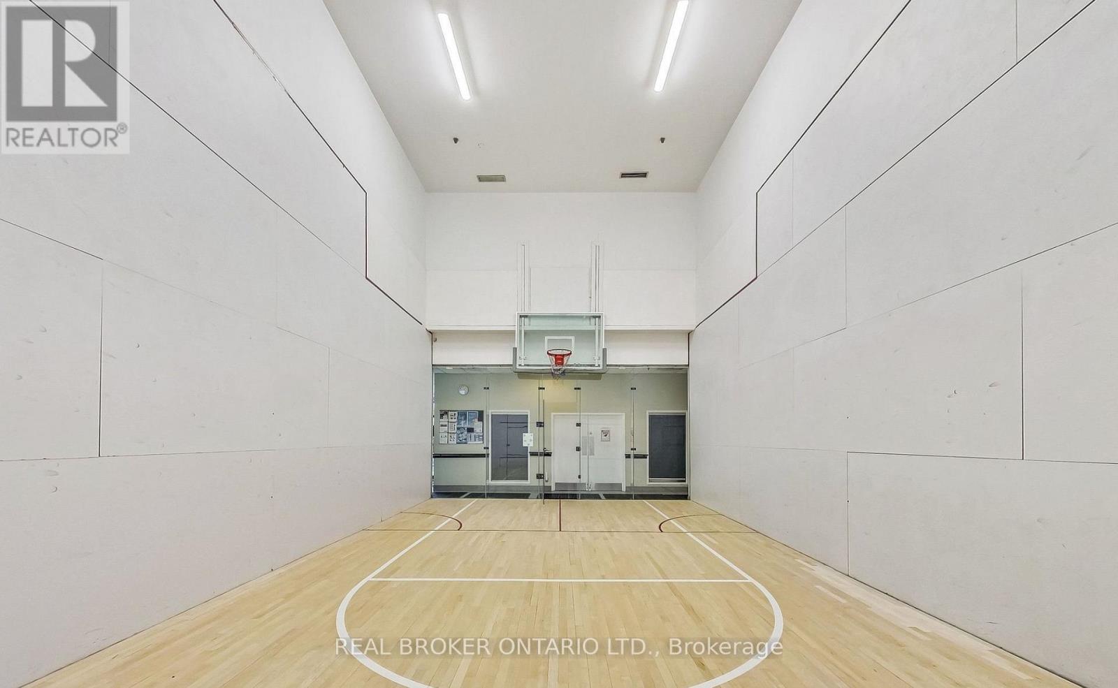 Photo 22 of 610 99 Harbour Square, Toronto ON