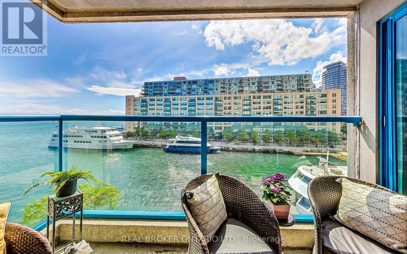 Photo 16 of 610 99 Harbour Square, Toronto ON