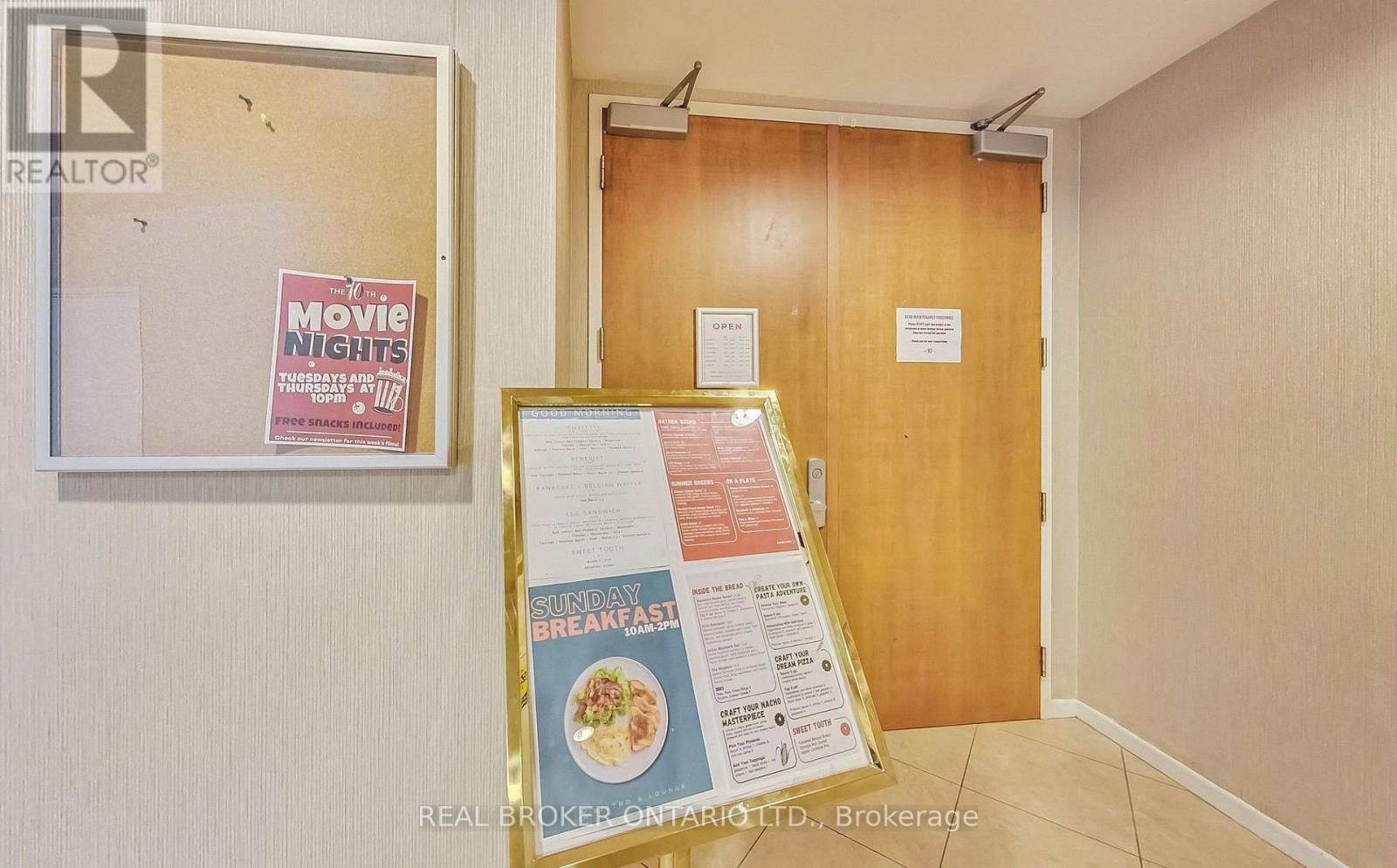 Photo 21 of 610 99 Harbour Square, Toronto ON