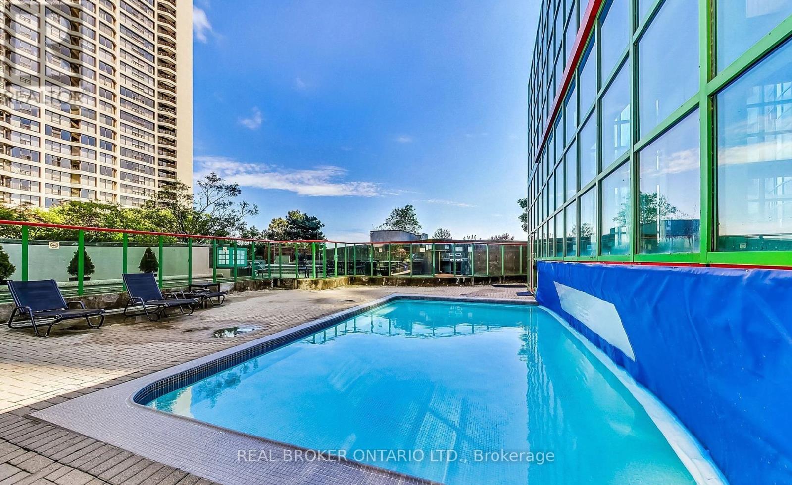 Photo 24 of 610 99 Harbour Square, Toronto ON