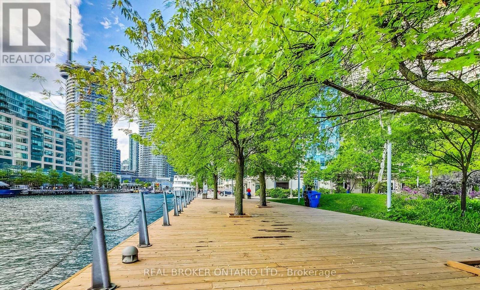 Photo 28 of 610 99 Harbour Square, Toronto ON