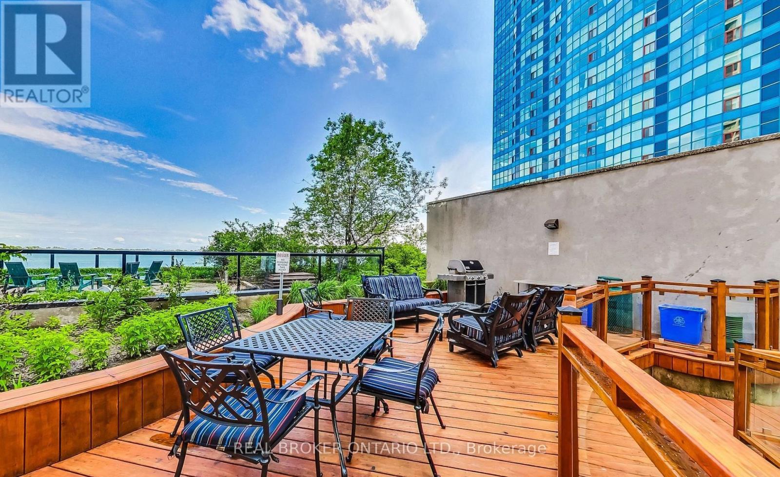 Photo 26 of 610 99 Harbour Square, Toronto ON