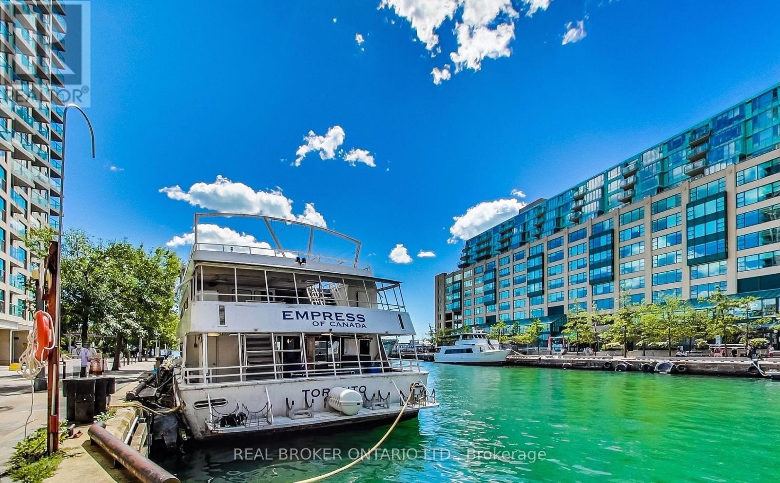Photo 31 of 610 99 Harbour Square, Toronto ON