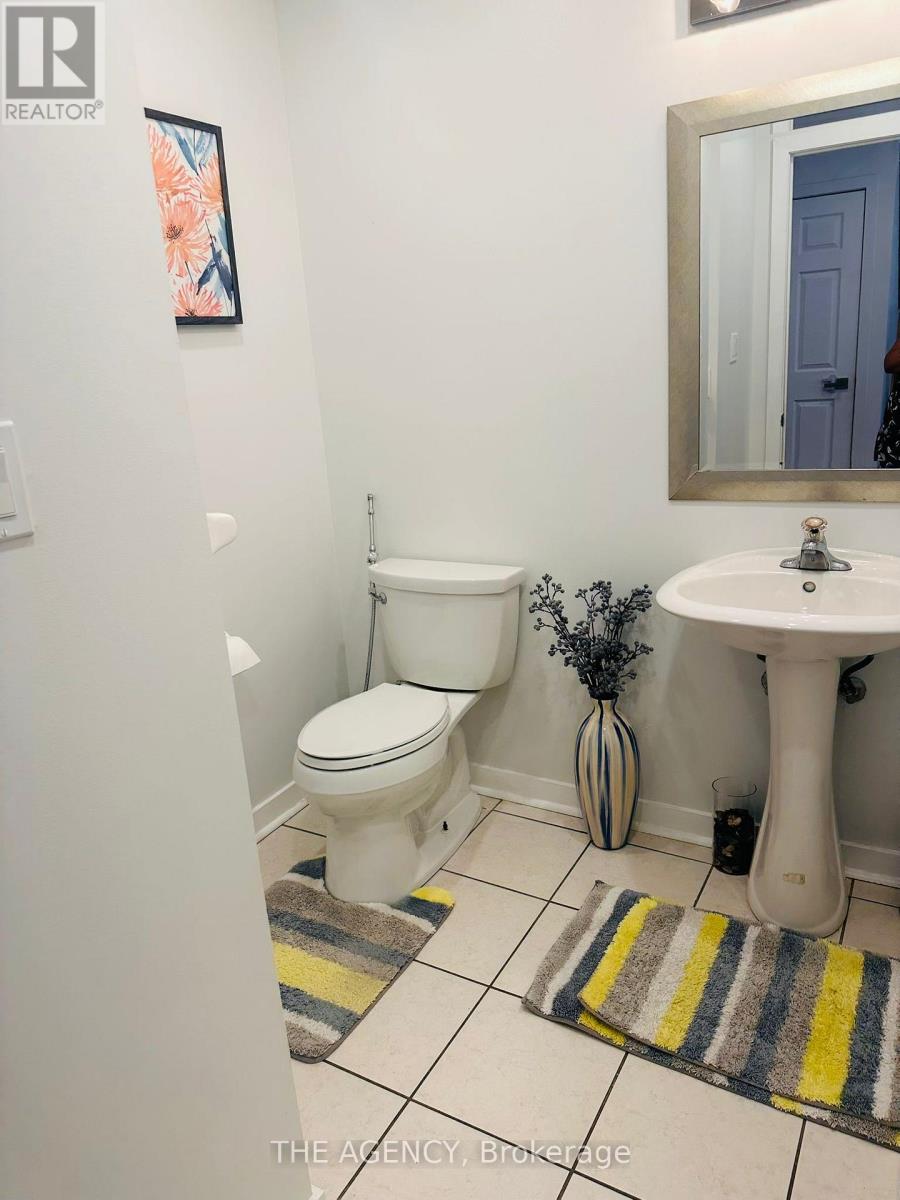 Photo 7 of 12 Robert Attersley Drive E, Whitby ON