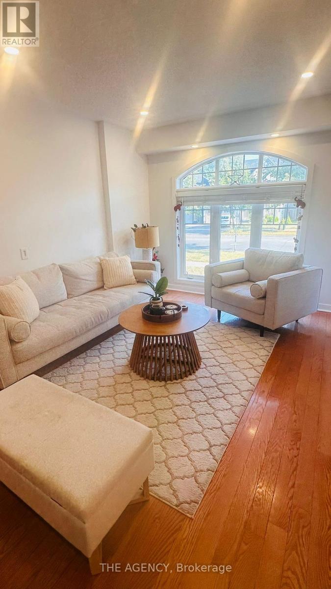 Photo 3 of 12 Robert Attersley Drive E, Whitby ON