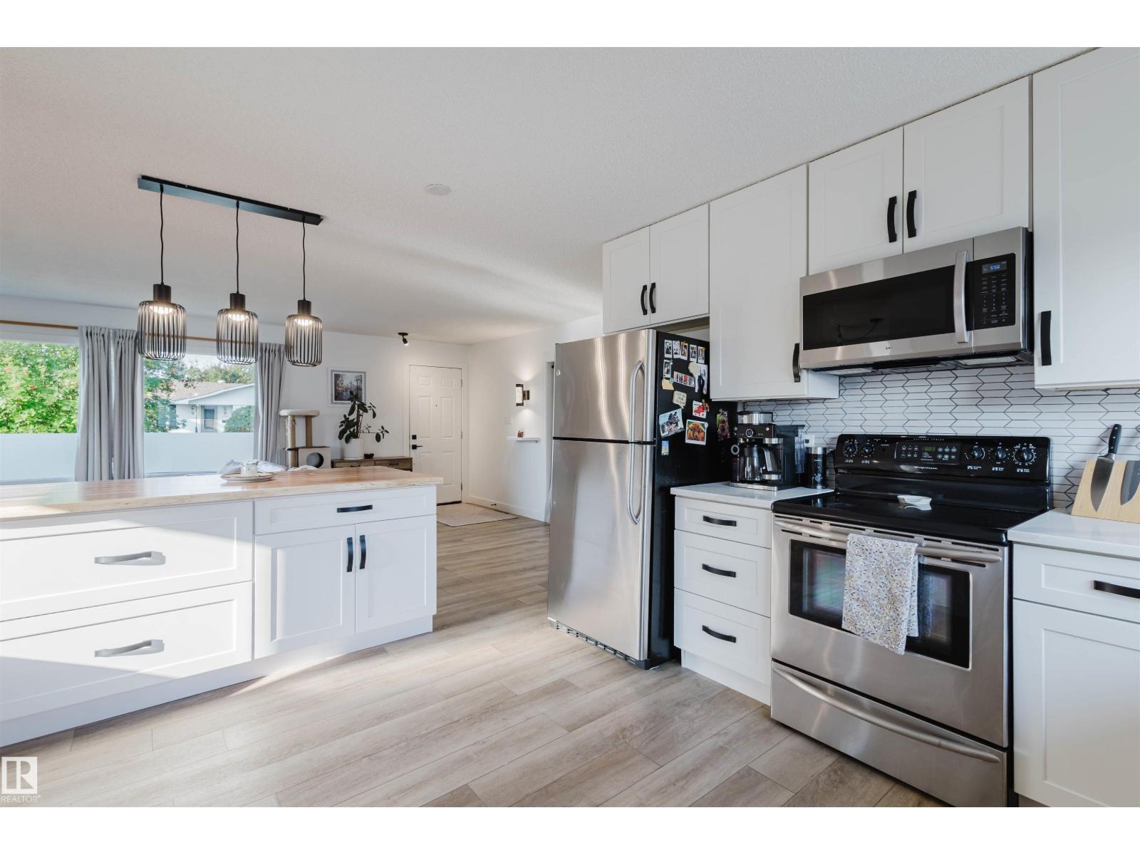 Photo 13 of 11215 41 Av Nw, Edmonton AB