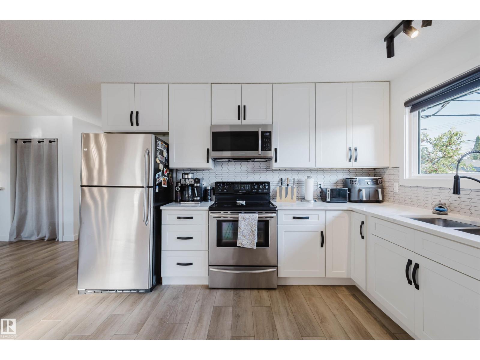 Photo 15 of 11215 41 Av Nw, Edmonton AB