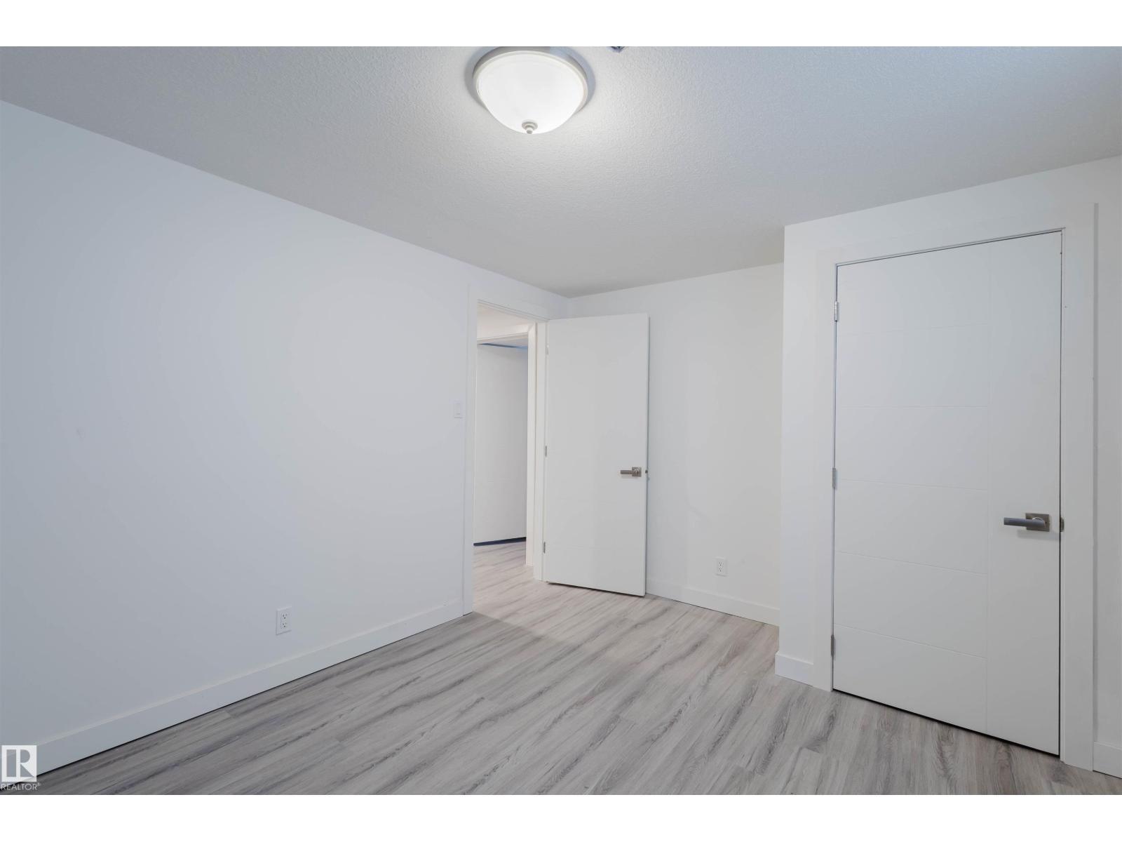 Photo 31 of 11215 41 Av Nw, Edmonton AB