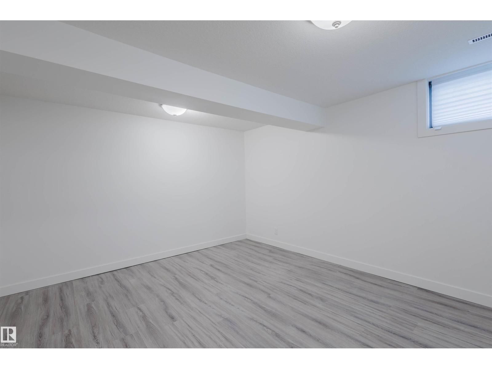 Photo 36 of 11215 41 Av Nw, Edmonton AB