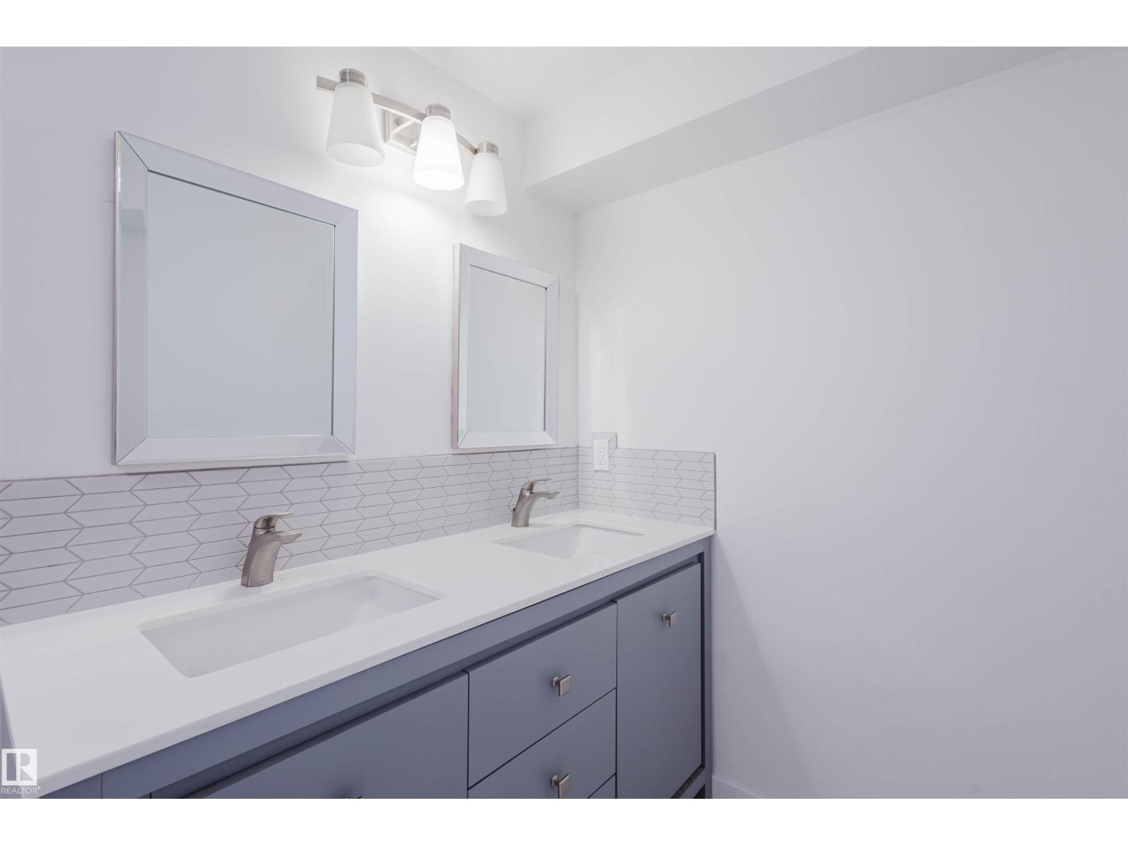 Photo 42 of 11215 41 Av Nw, Edmonton AB