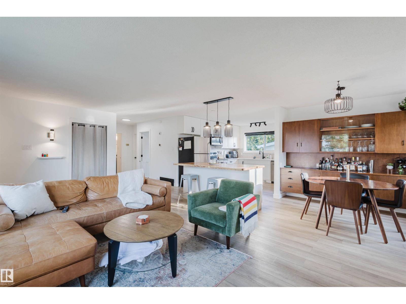 Photo 8 of 11215 41 Av Nw, Edmonton AB