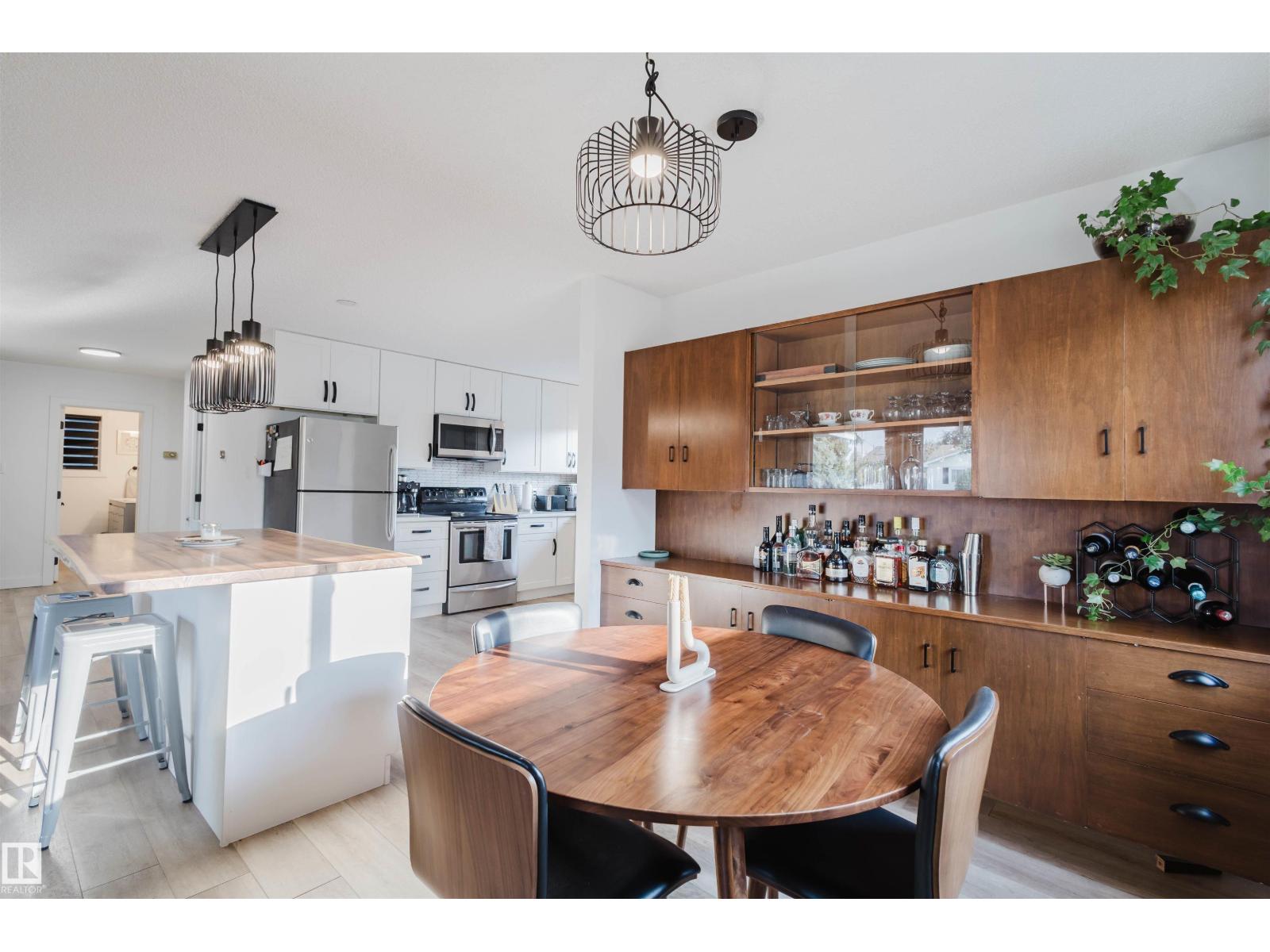Photo 9 of 11215 41 Av Nw, Edmonton AB