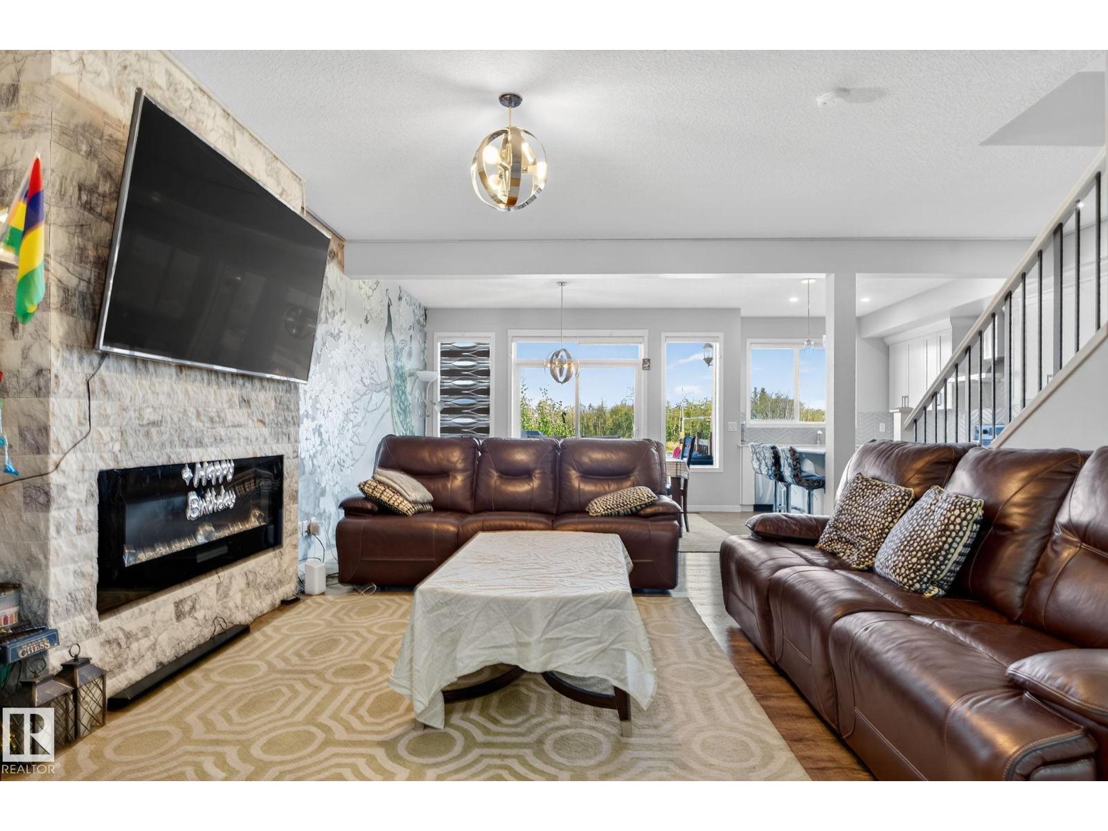 Photo 12 of 2171 51 St Sw, Edmonton AB