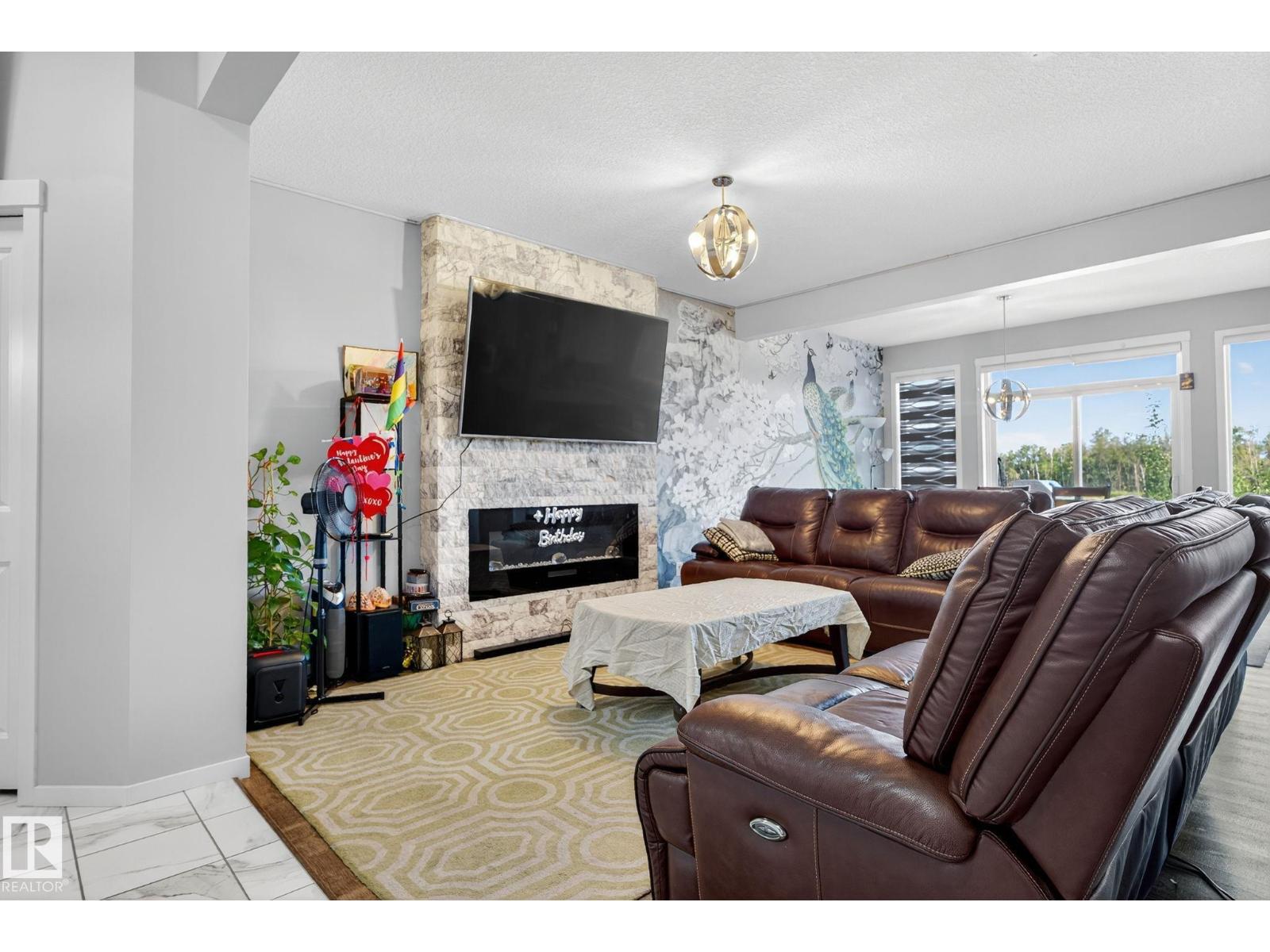 Photo 8 of 2171 51 St Sw, Edmonton AB