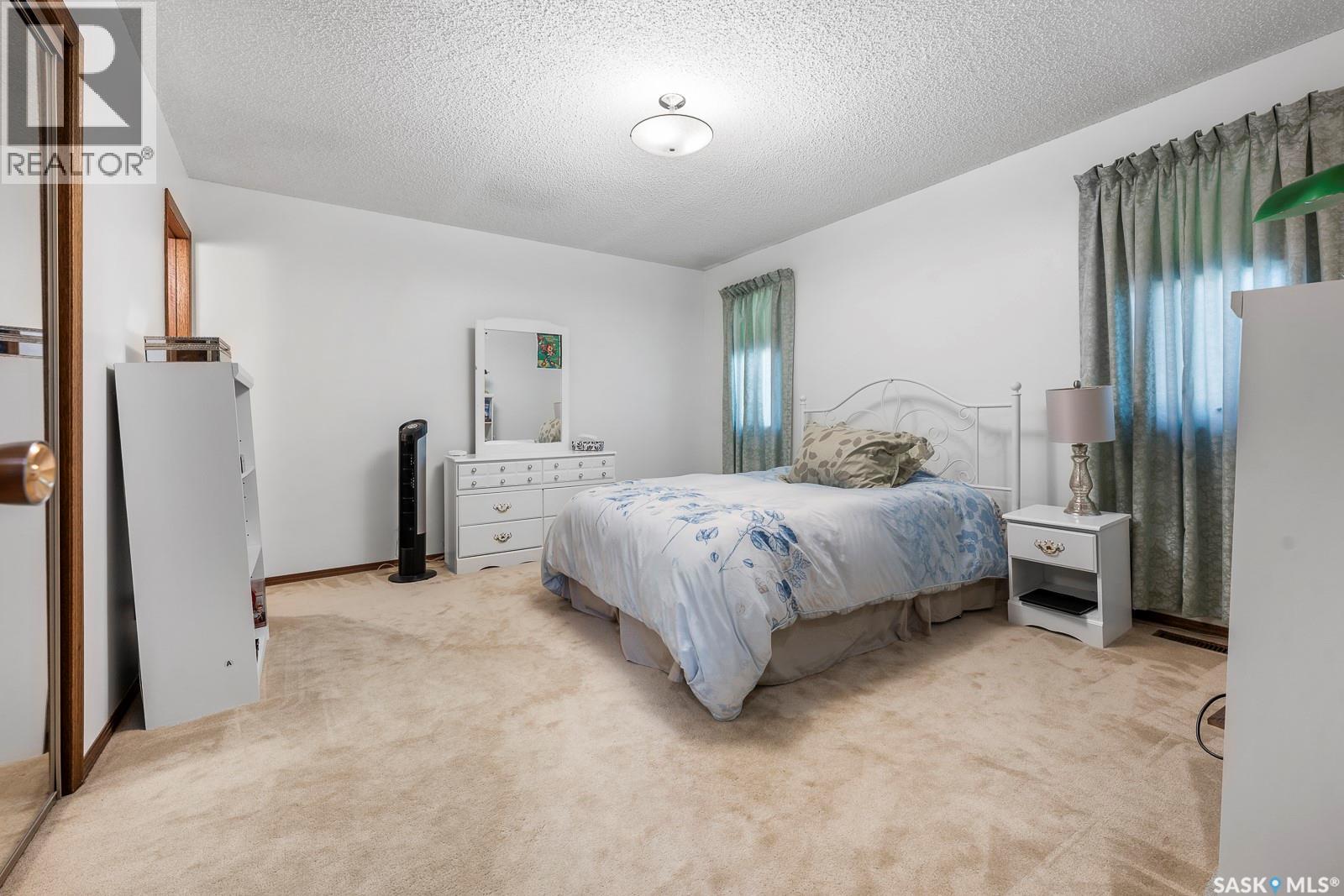 Photo 18 of 2923 Neff Road E, Regina SK
