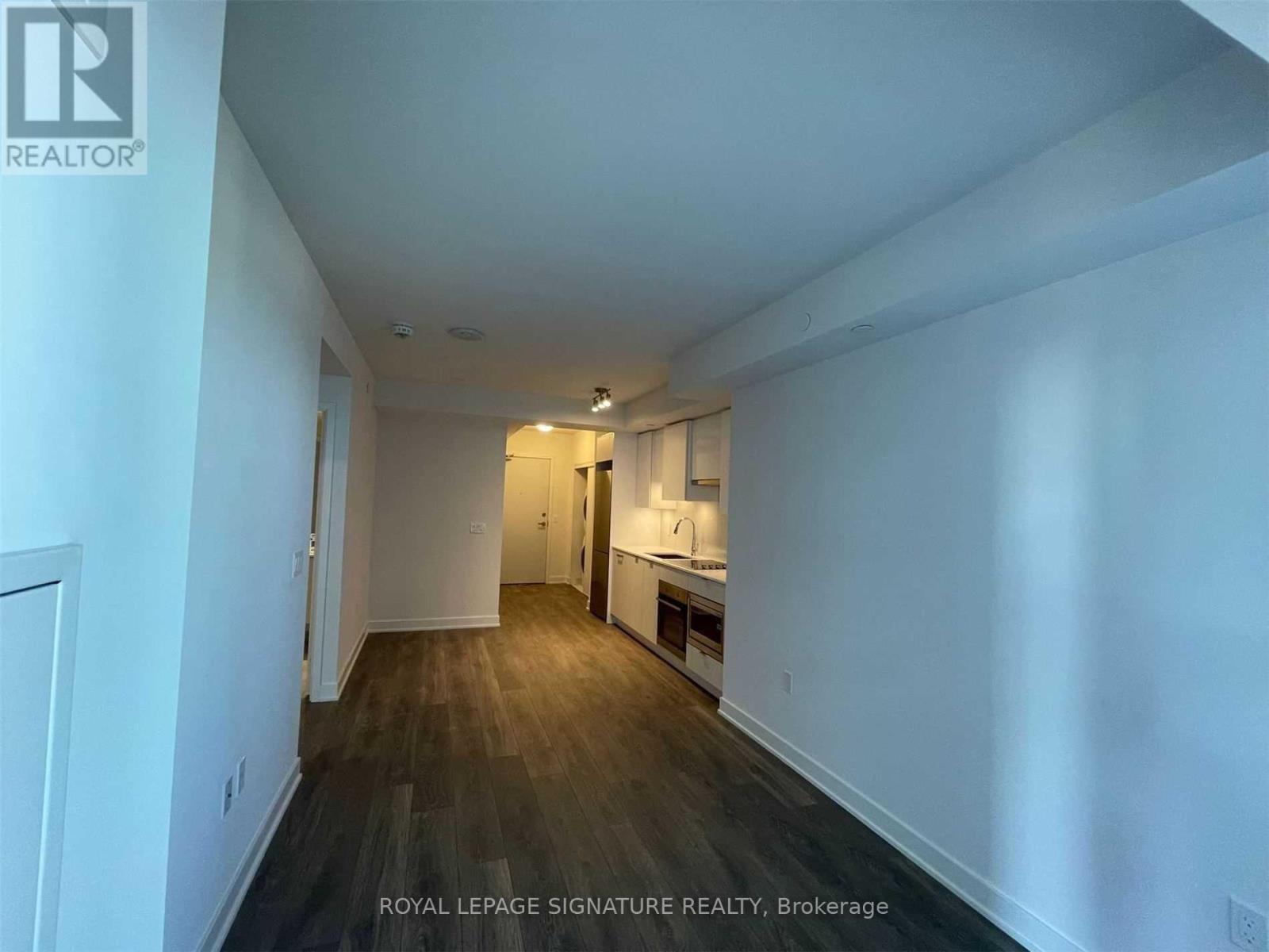 Photo 3 of 2306 99 Broadway Avenue, Toronto ON