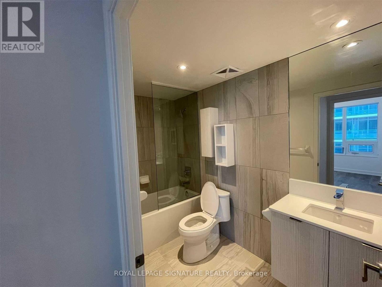 Photo 6 of 2306 99 Broadway Avenue, Toronto ON