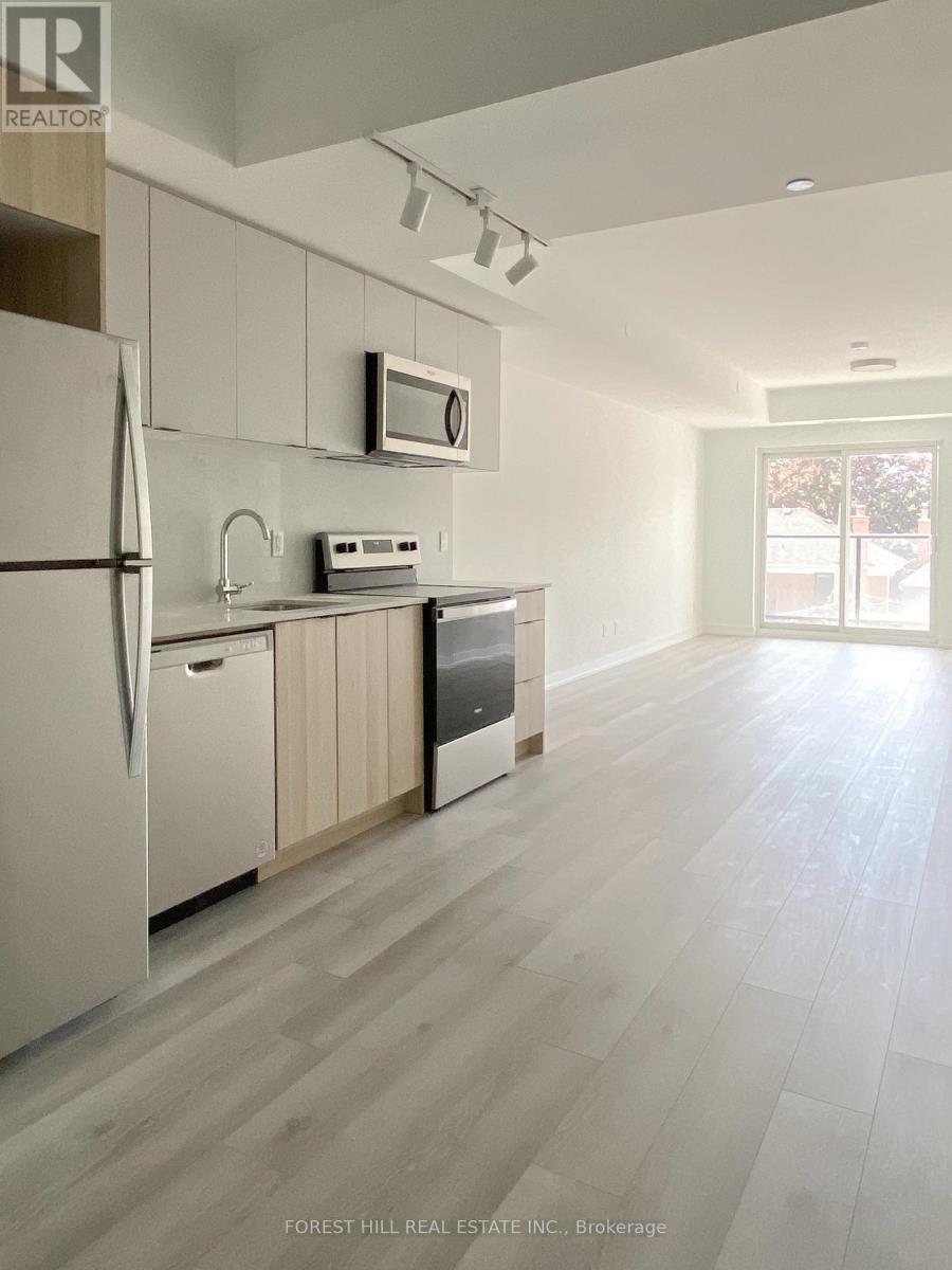 Photo 2 of 309 2000 Bathurst Street, Toronto ON