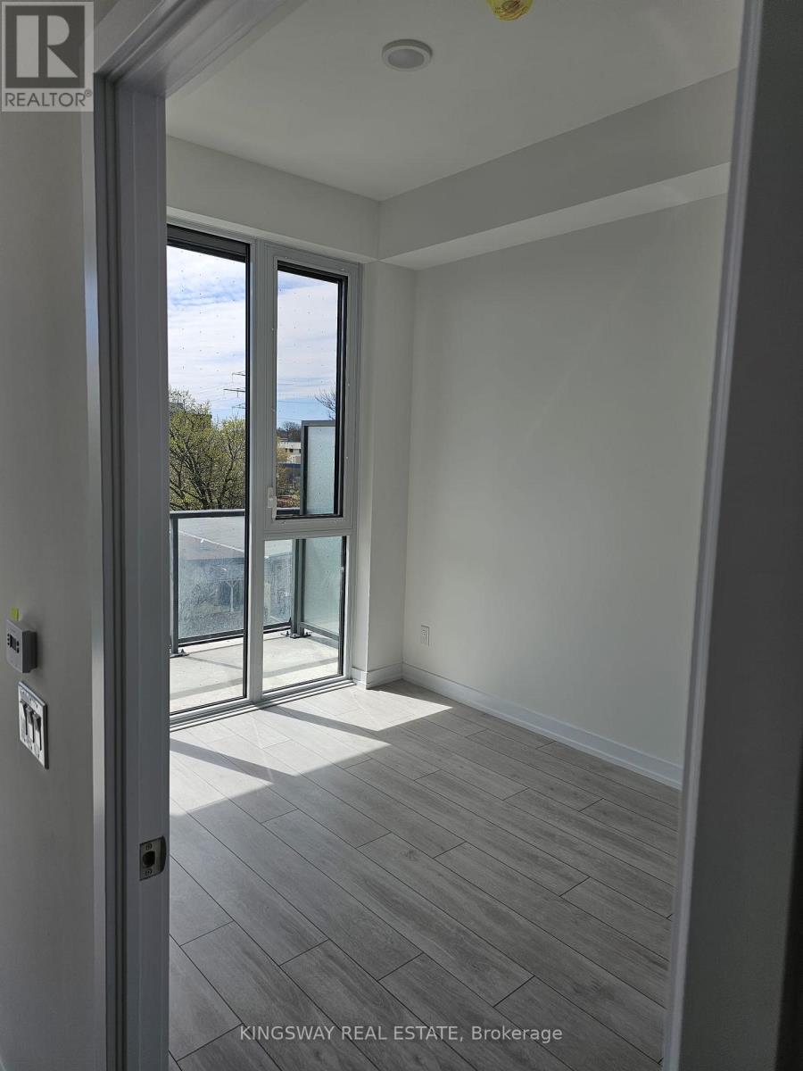 Photo 5 of 307 500 Dupont Street, Toronto ON
