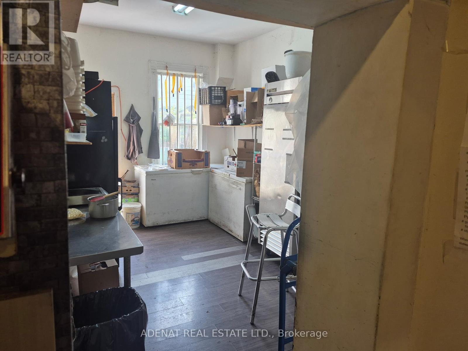 Photo 10 of 975 Bloor Street W, Toronto ON