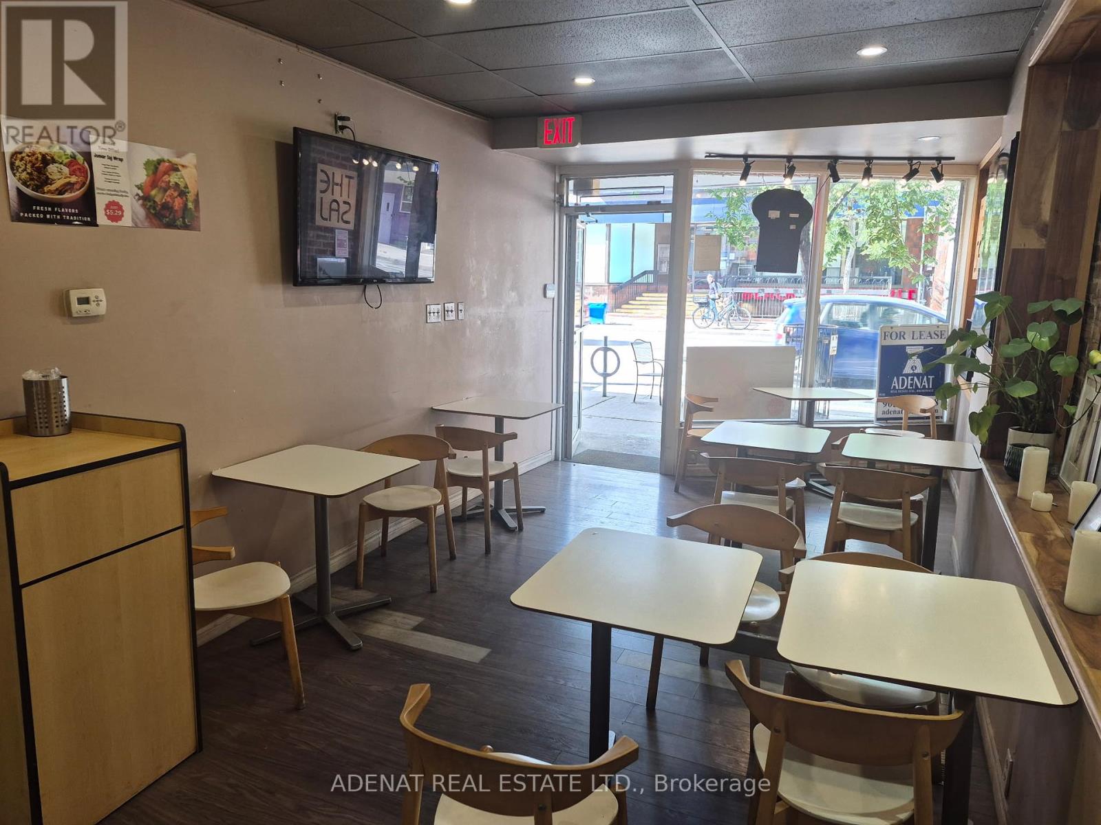 Photo 2 of 975 Bloor Street W, Toronto ON