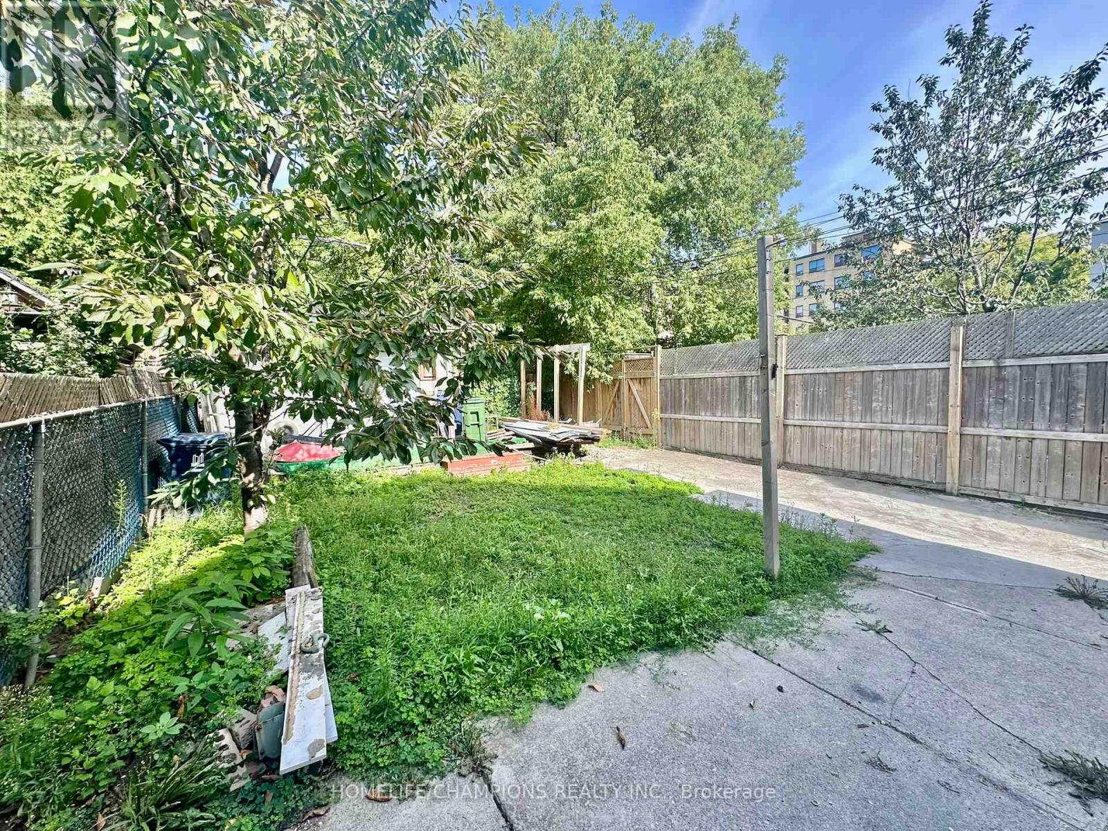 Photo 3 of 181 Cedric Avenue, Toronto ON