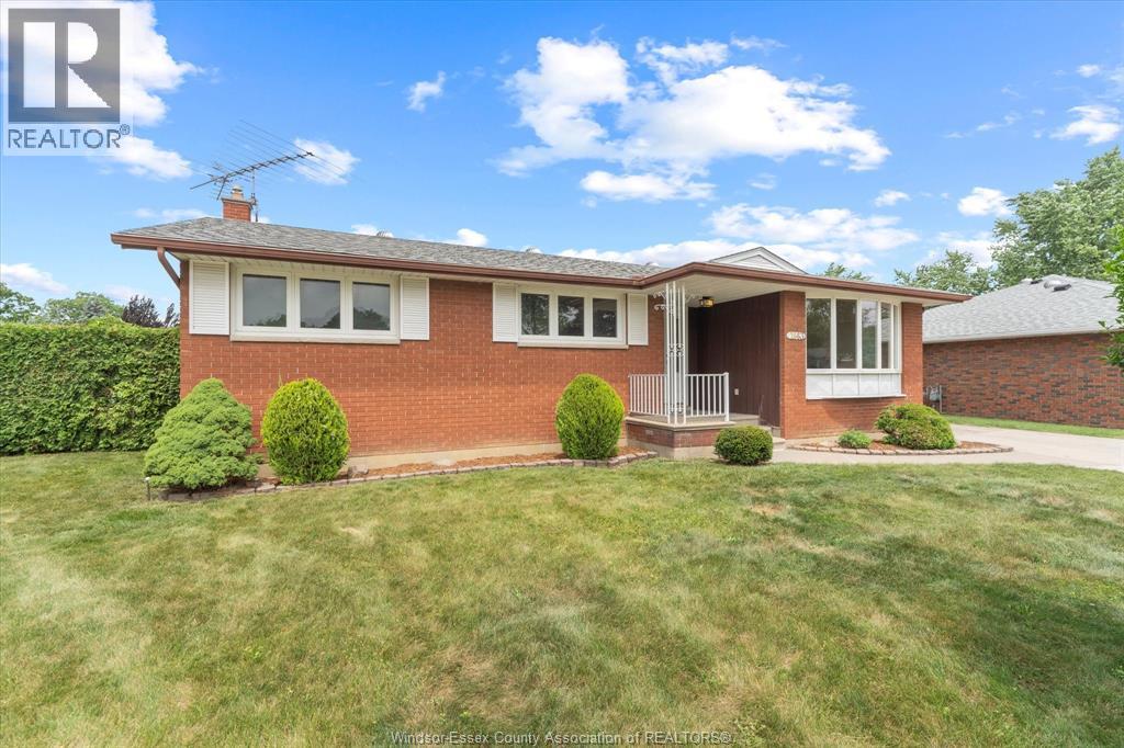 Photo 2 of 2663 Armstrong, Windsor ON