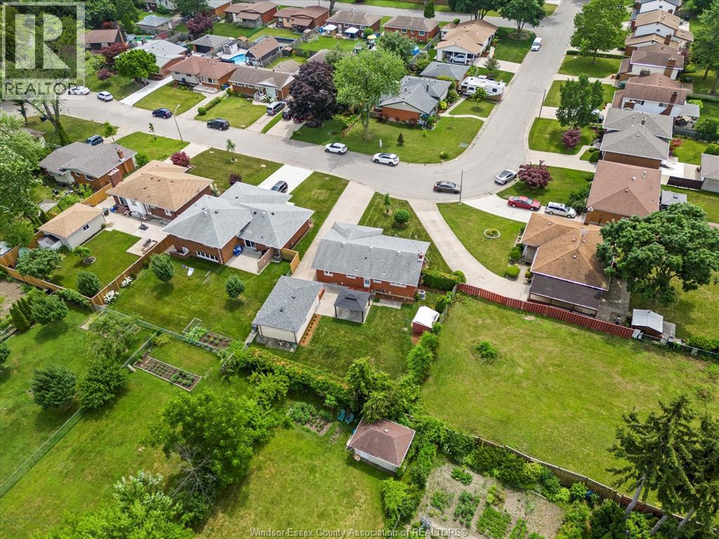 Photo 49 of 2663 Armstrong, Windsor ON