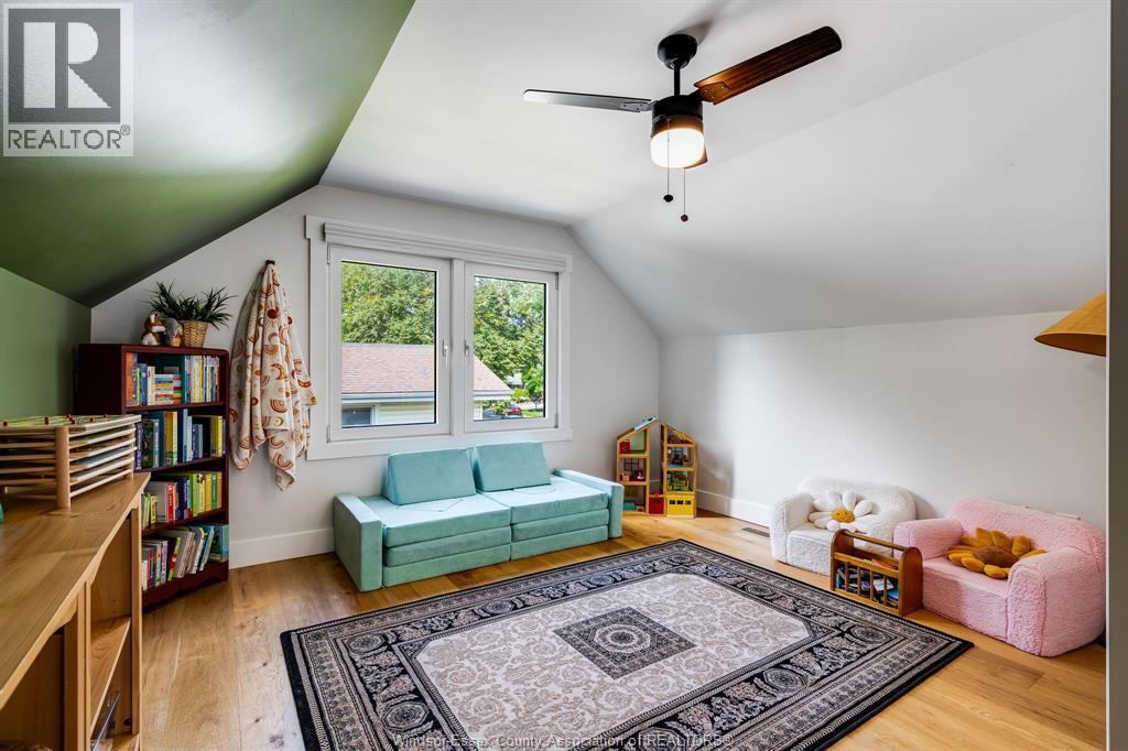 Photo 15 of 43 Danforth Ave, Leamington ON