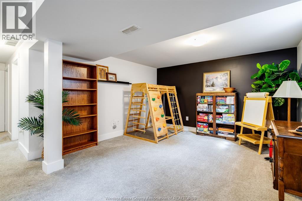 Photo 21 of 43 Danforth Ave, Leamington ON