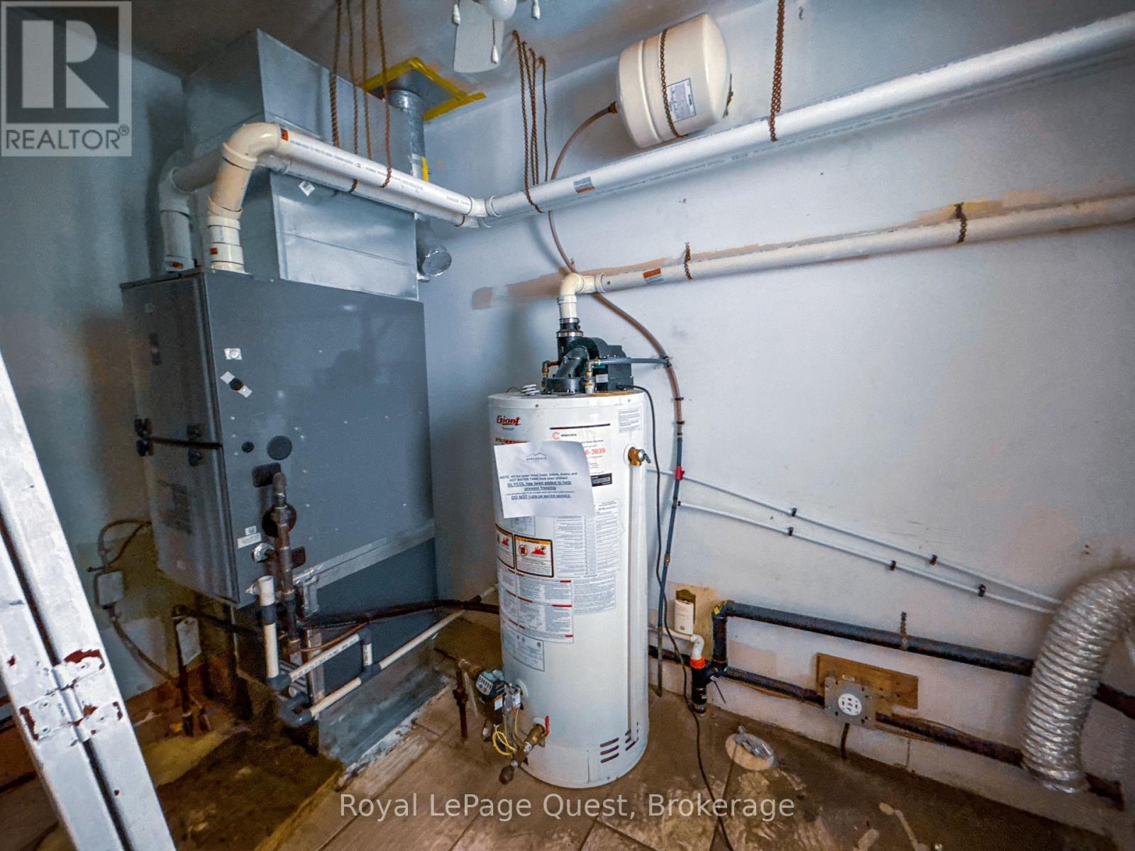 Photo 16 of 231 Barnett Avenue, Midland ON