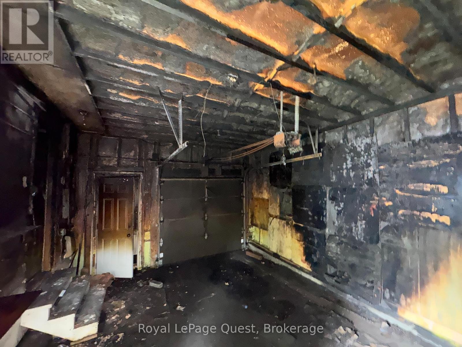 Photo 18 of 231 Barnett Avenue, Midland ON