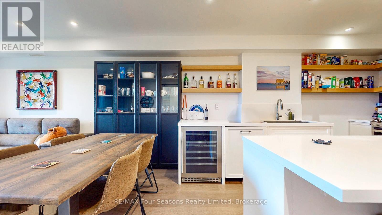 Photo 11 of 203 6 Anchorage Crescent, Collingwood ON