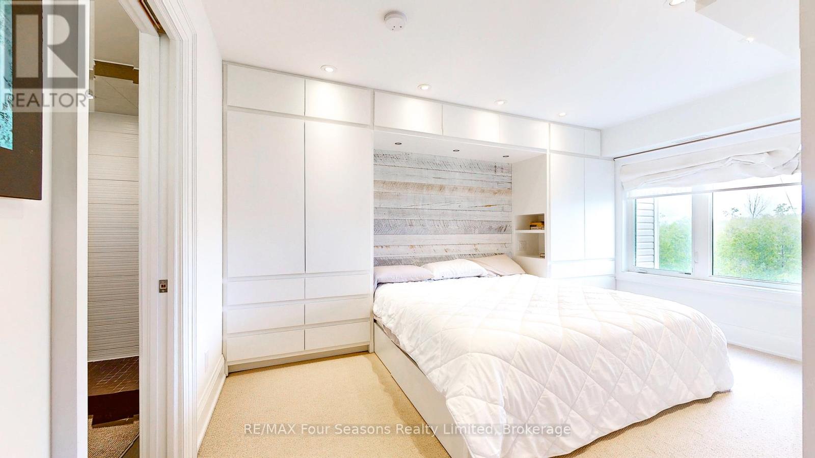 Photo 12 of 203 6 Anchorage Crescent, Collingwood ON