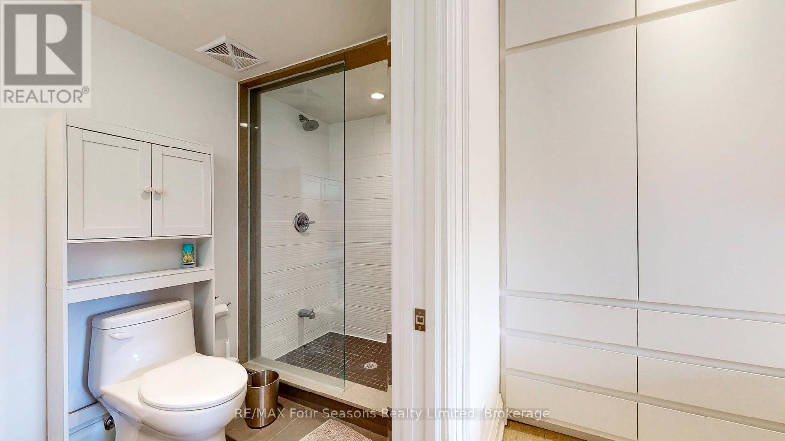 Photo 15 of 203 6 Anchorage Crescent, Collingwood ON