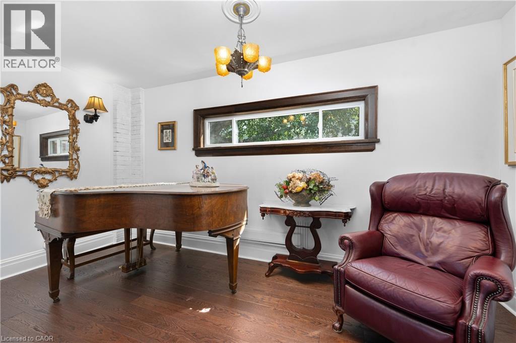 Photo 11 of 46 Newton Avenue, Hamilton ON